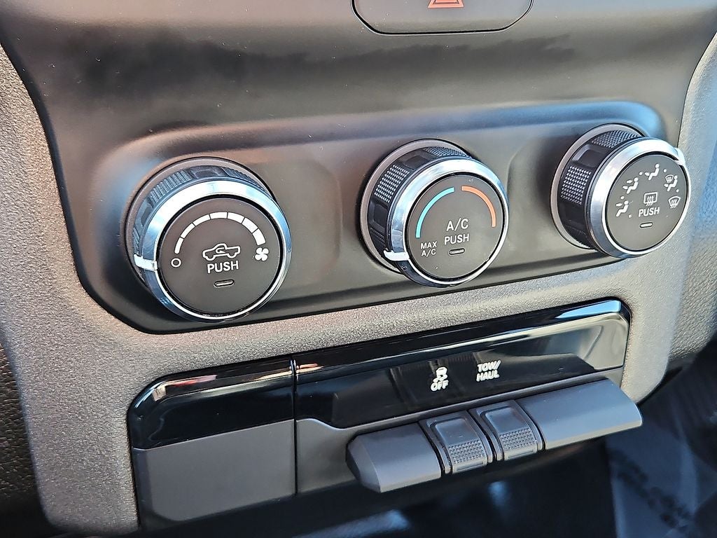 2022 RAM 2500 Tradesman Crew Cab 4x2 8' Box