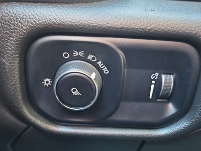 2022 RAM 2500 Tradesman Crew Cab 4x2 8' Box