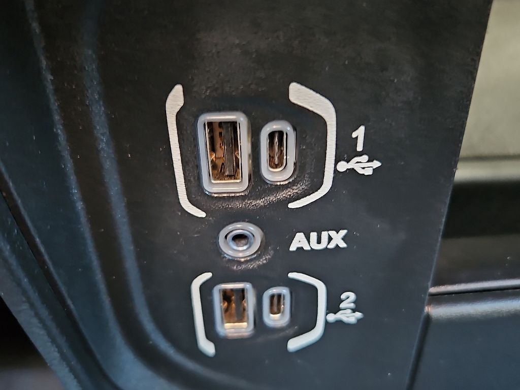 2022 RAM 2500 Tradesman Crew Cab 4x2 8' Box