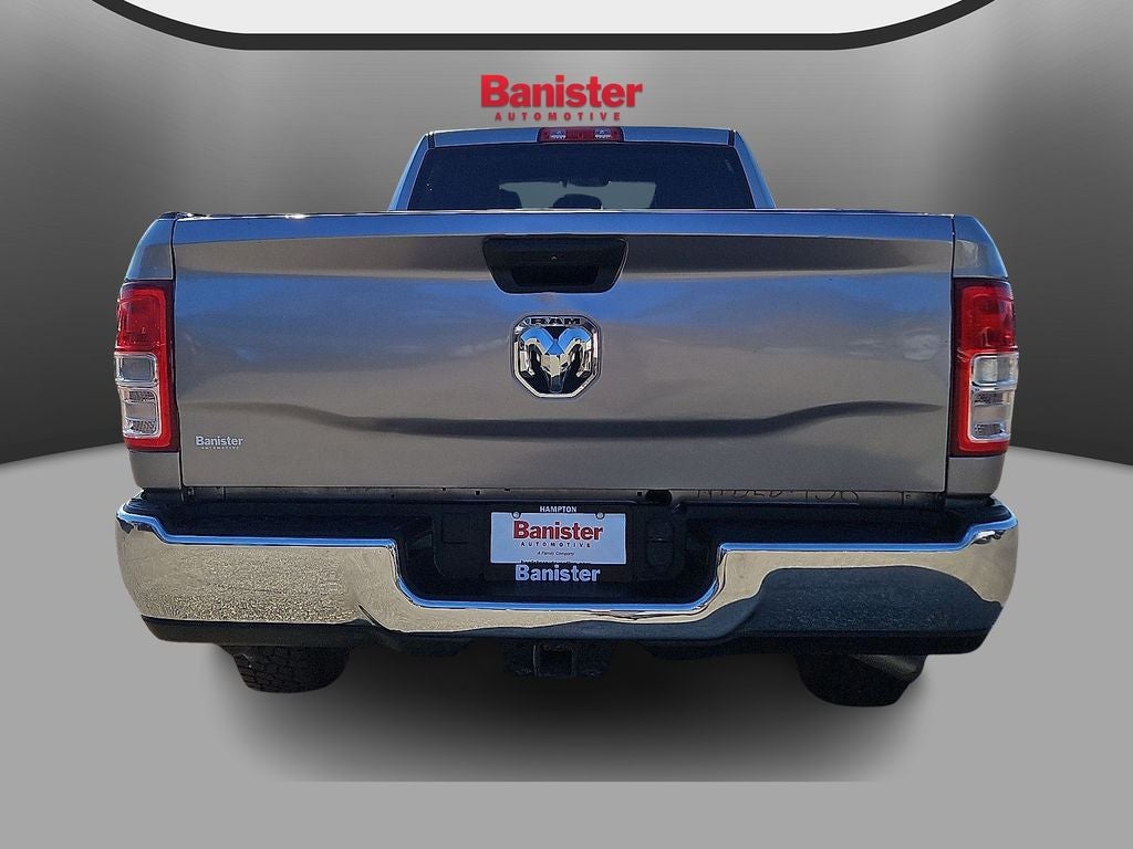 2022 RAM 2500 Tradesman Crew Cab 4x2 8' Box