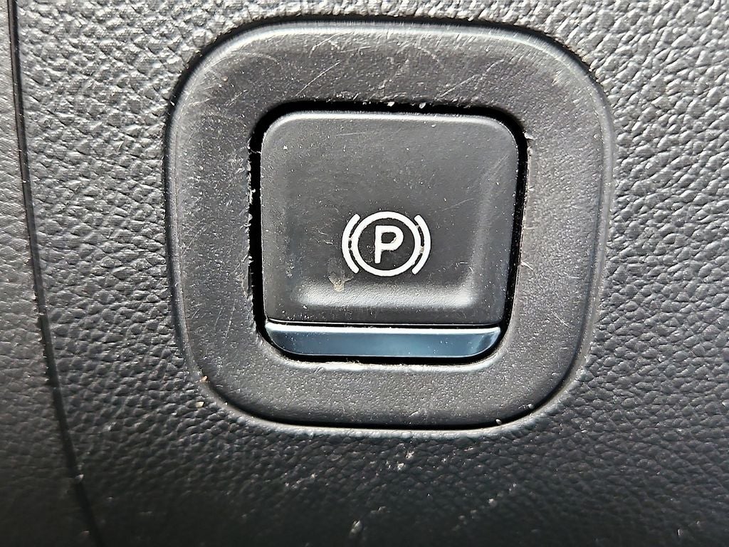 2020 Chevrolet Silverado 1500 2WD Crew Cab Short Bed RST