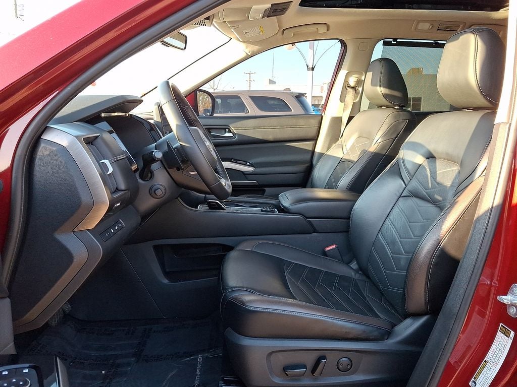2023 Nissan Pathfinder Platinum 4WD