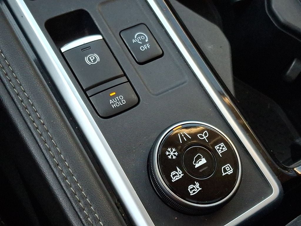 2023 Nissan Pathfinder Platinum 4WD