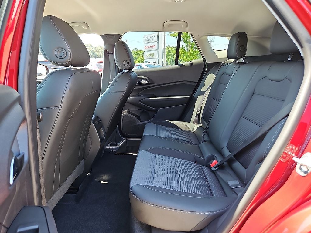 2025 Chevrolet Trax FWD LT