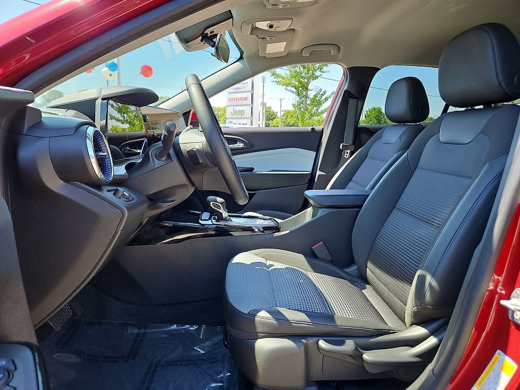 2025 Chevrolet Trax FWD LT