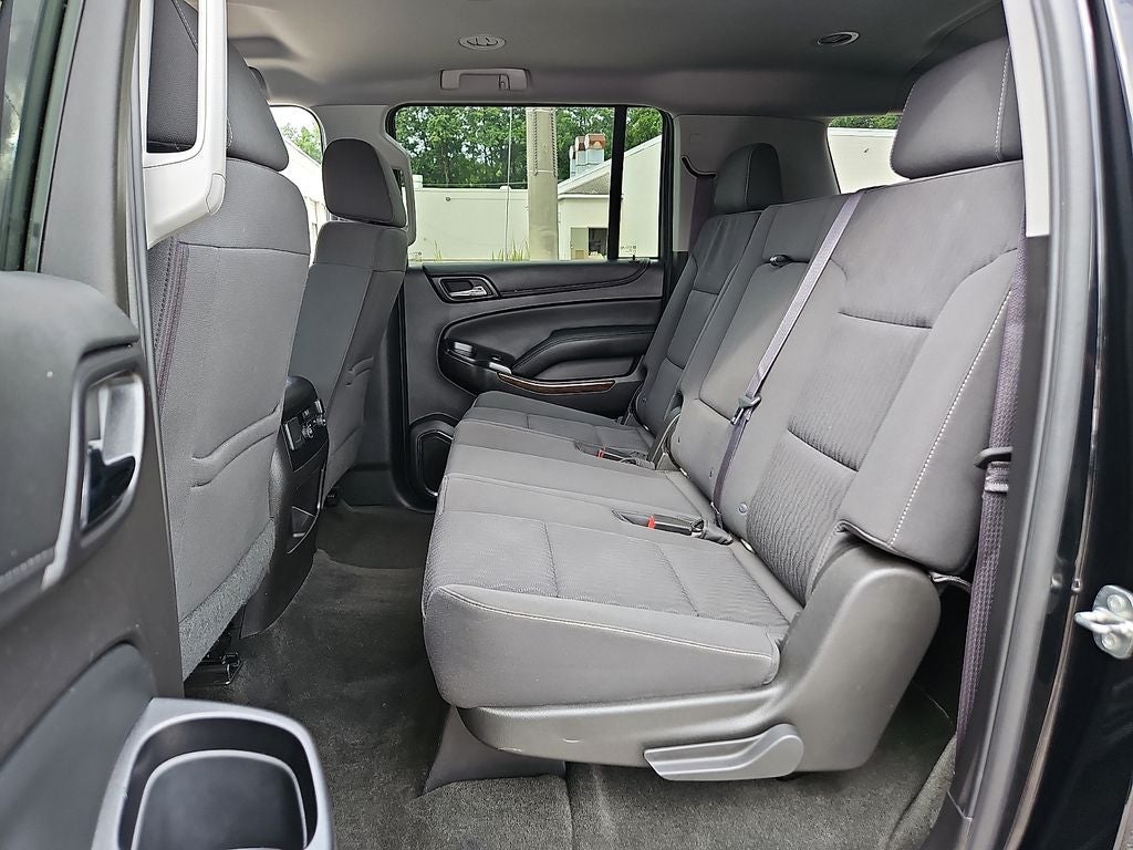 2016 Chevrolet Suburban LS - Photo 10