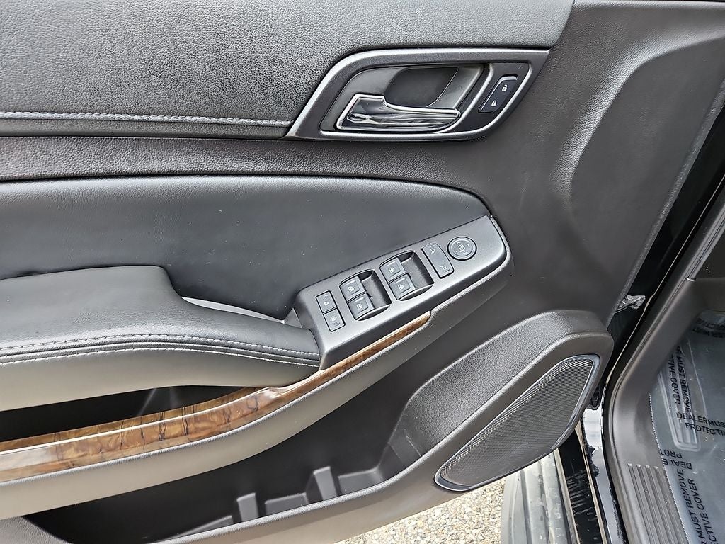 2016 Chevrolet Suburban LS - Photo 14