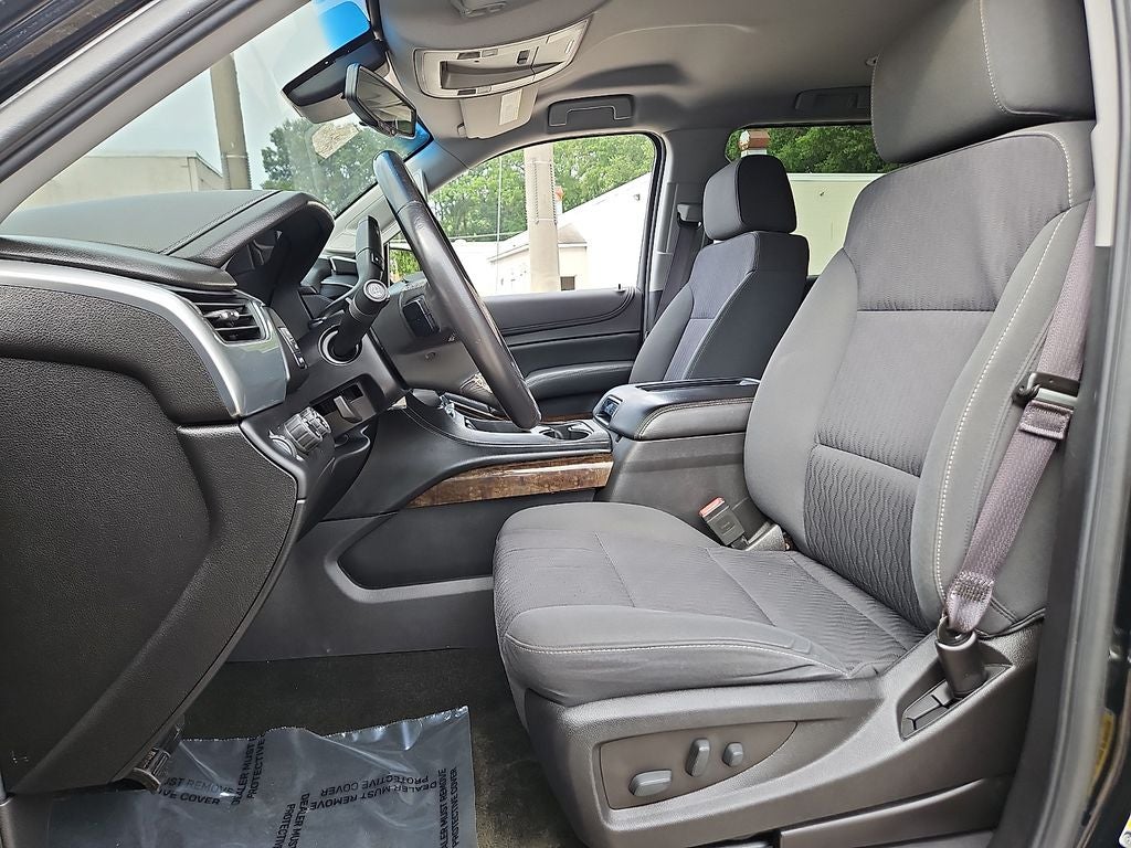 2016 Chevrolet Suburban LS - Photo 15