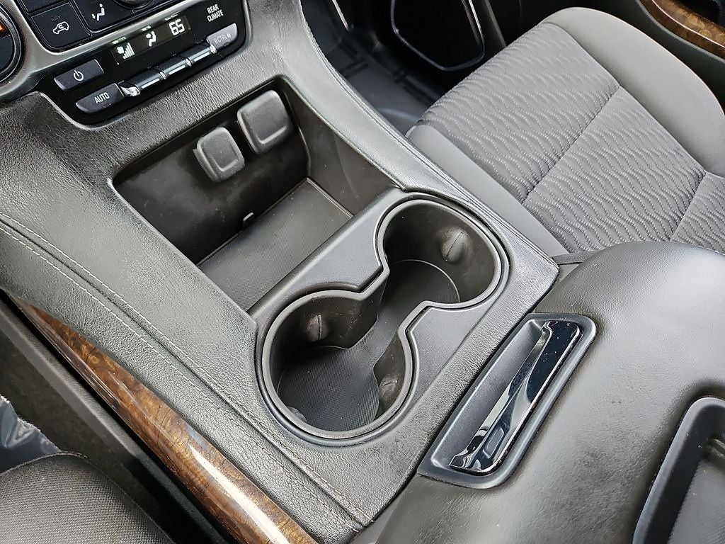 2016 Chevrolet Suburban LS - Photo 16