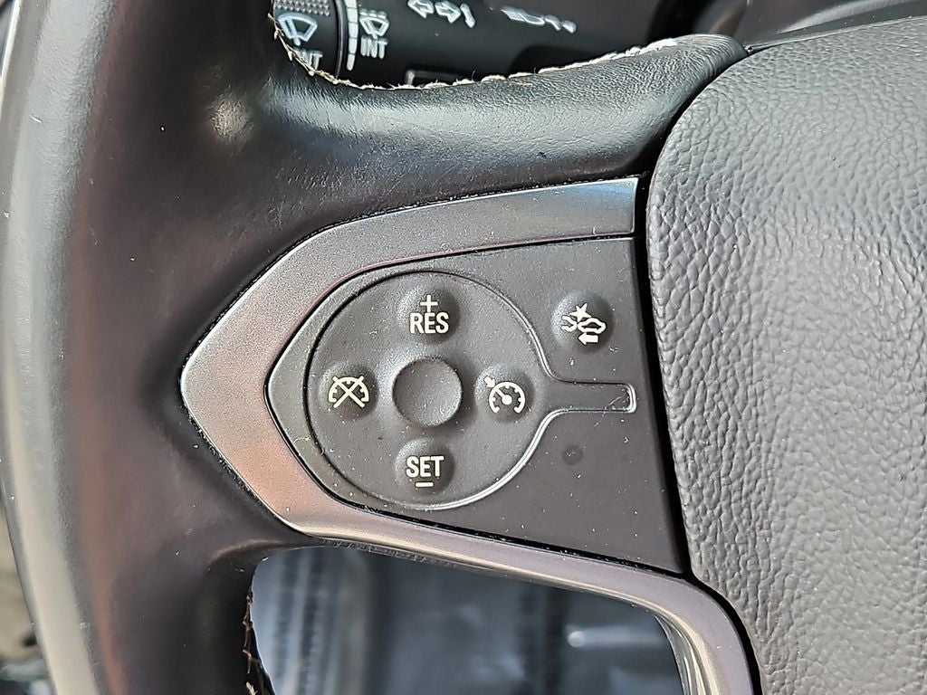 2016 Chevrolet Suburban LS - Photo 21