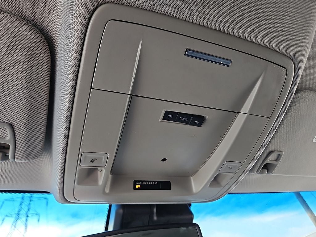 2016 Chevrolet Suburban LS - Photo 25