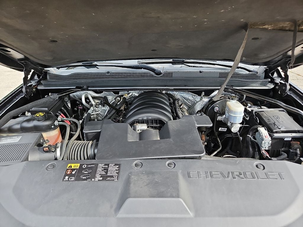 2016 Chevrolet Suburban LS - Photo 27