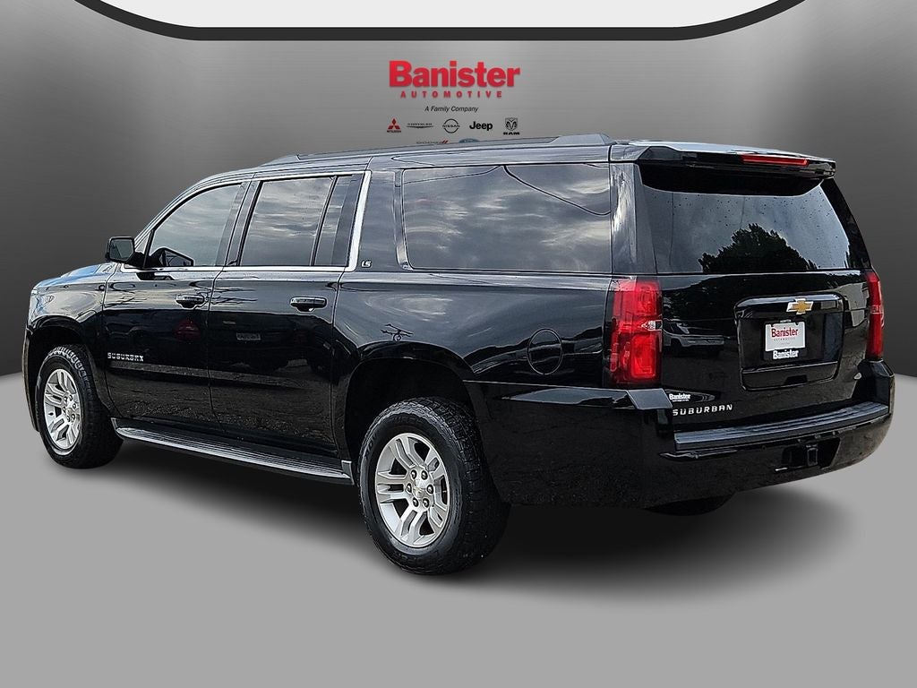 2016 Chevrolet Suburban LS - Photo 6