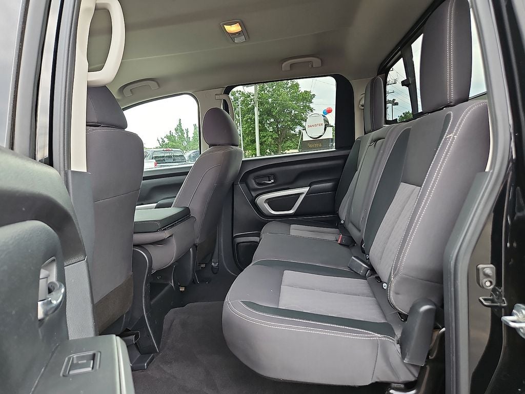 2022 Nissan Titan SV