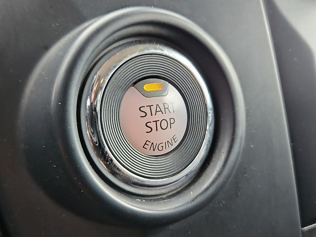 2022 Nissan Titan SV