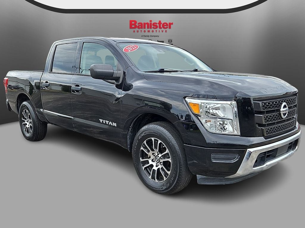2022 Nissan Titan SV