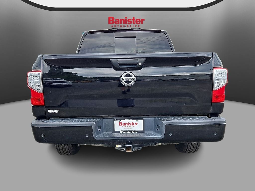 2022 Nissan Titan SV