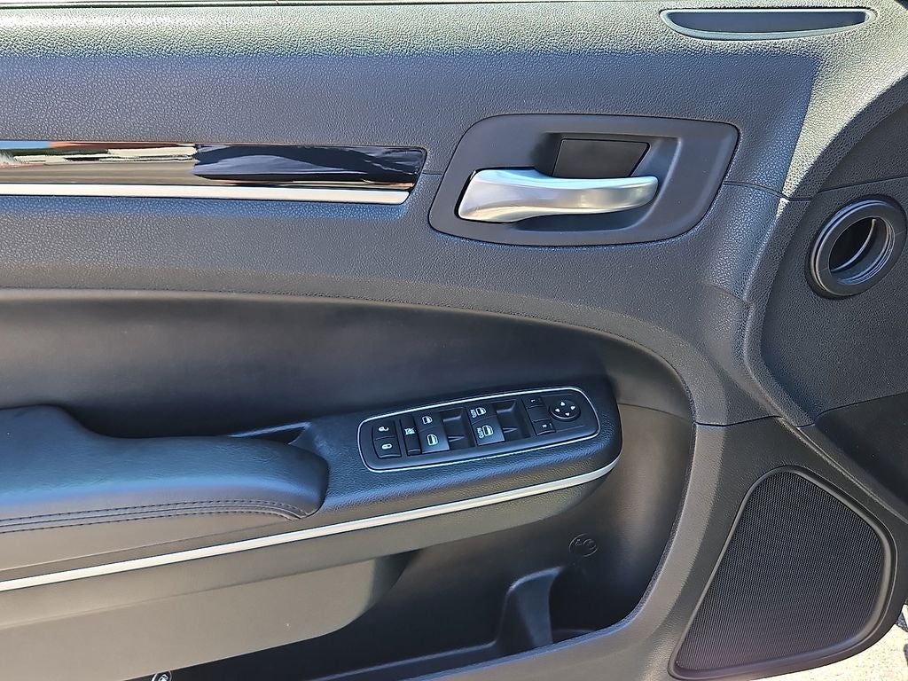 2023 Chrysler 300 Touring