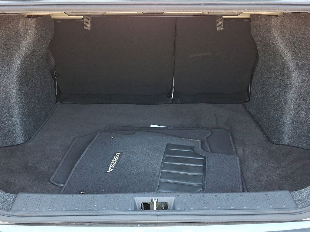 2020 Nissan Versa SR
