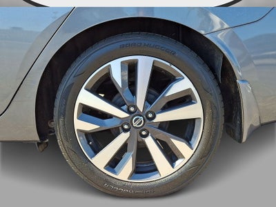 2020 Nissan Versa SR