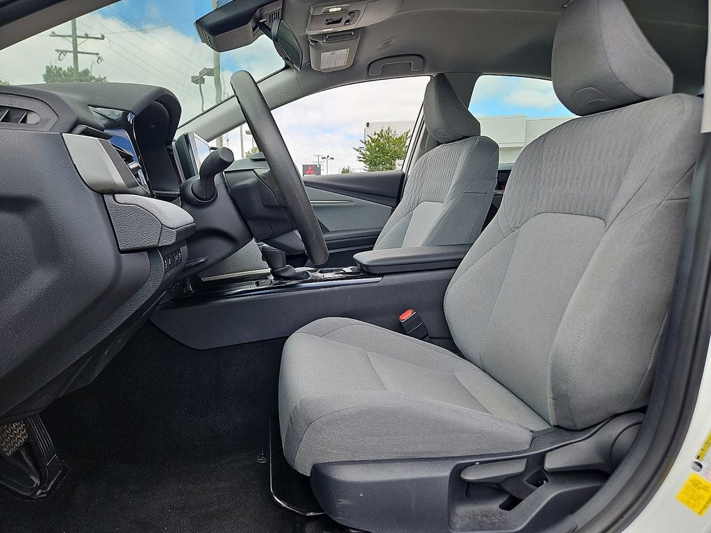 2025 Toyota Camry Hybrid LE