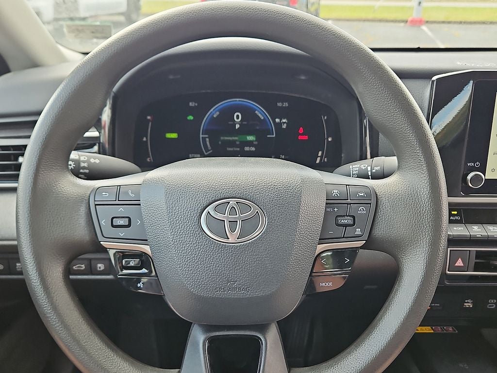 2025 Toyota Camry Hybrid LE