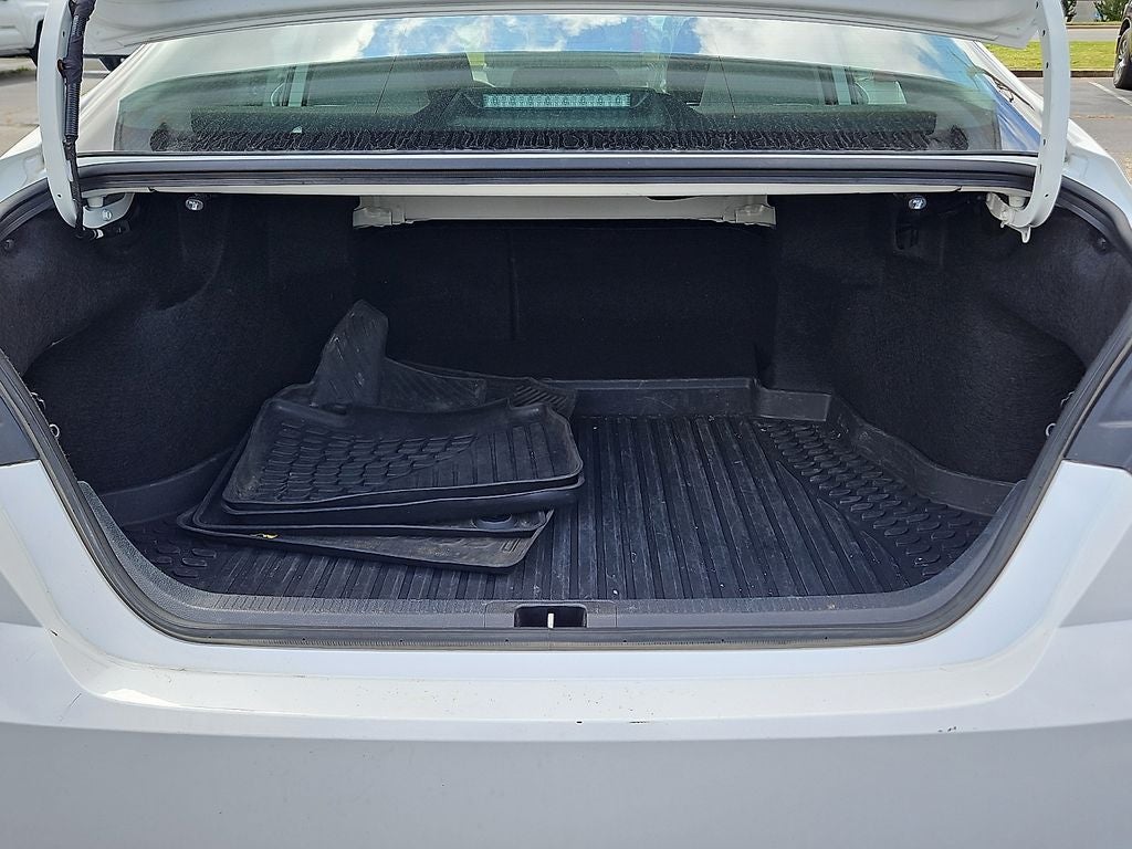 2025 Toyota Camry Hybrid LE