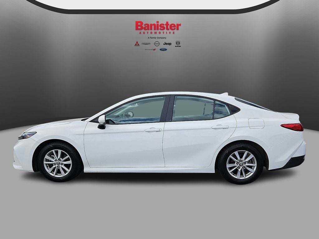 2025 Toyota Camry Hybrid LE