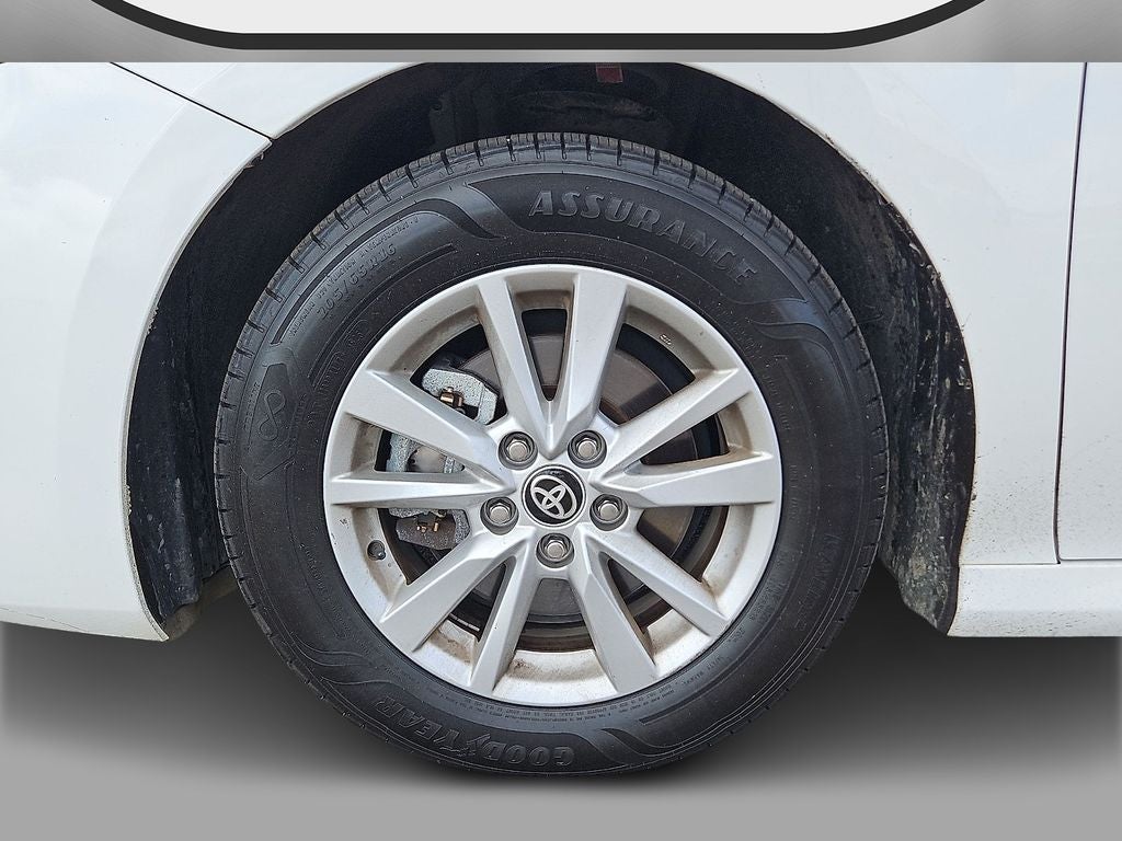 2025 Toyota Camry Hybrid LE
