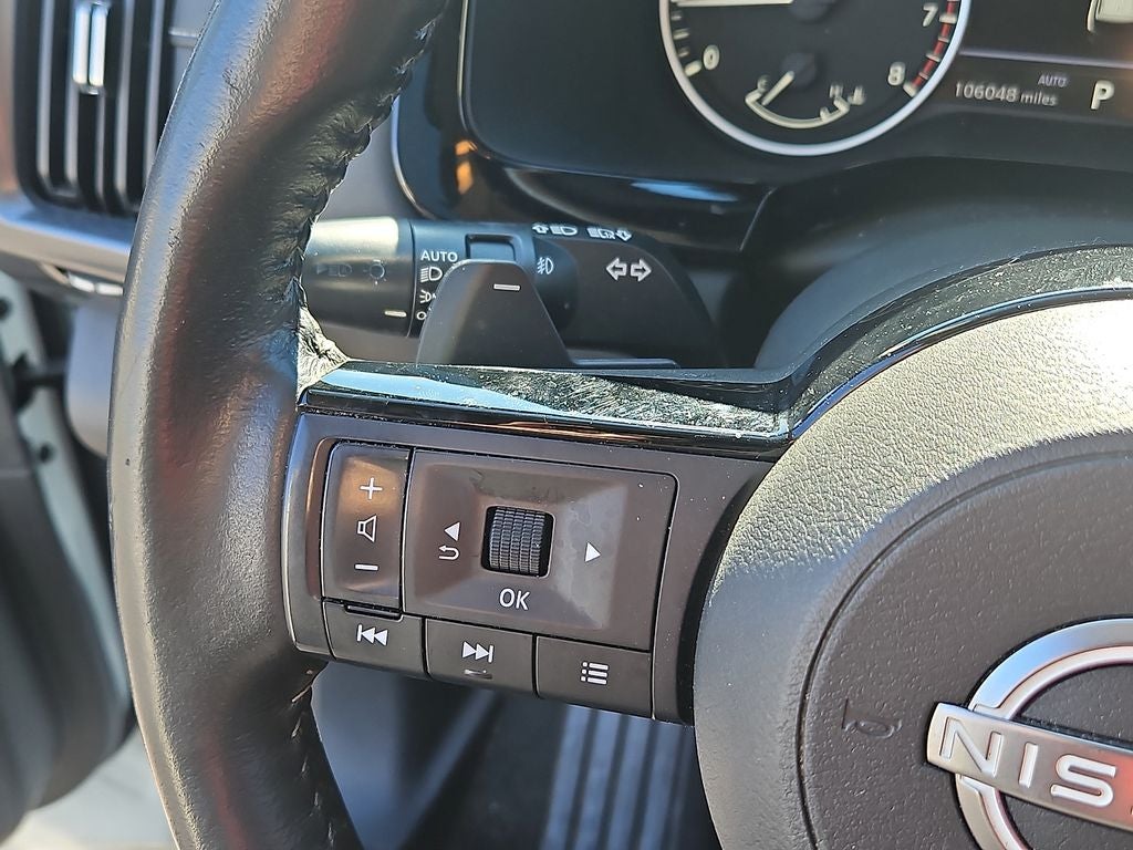 2022 Nissan Pathfinder SL