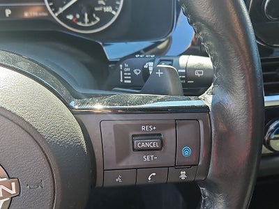 2022 Nissan Pathfinder SL