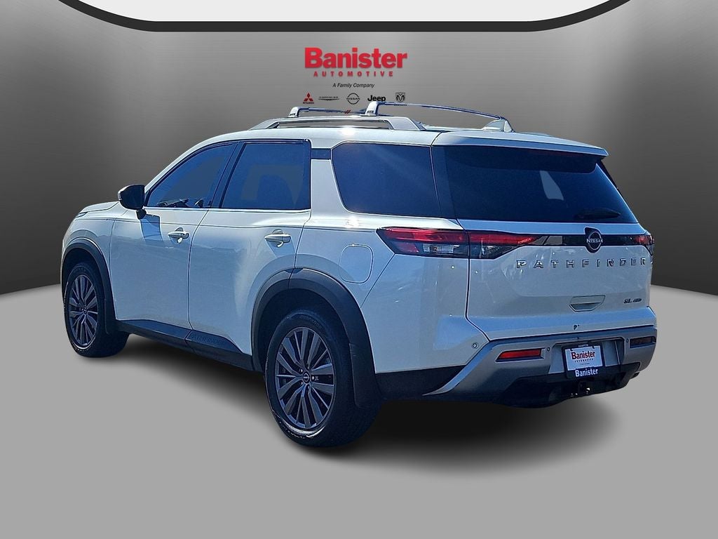 2022 Nissan Pathfinder SL