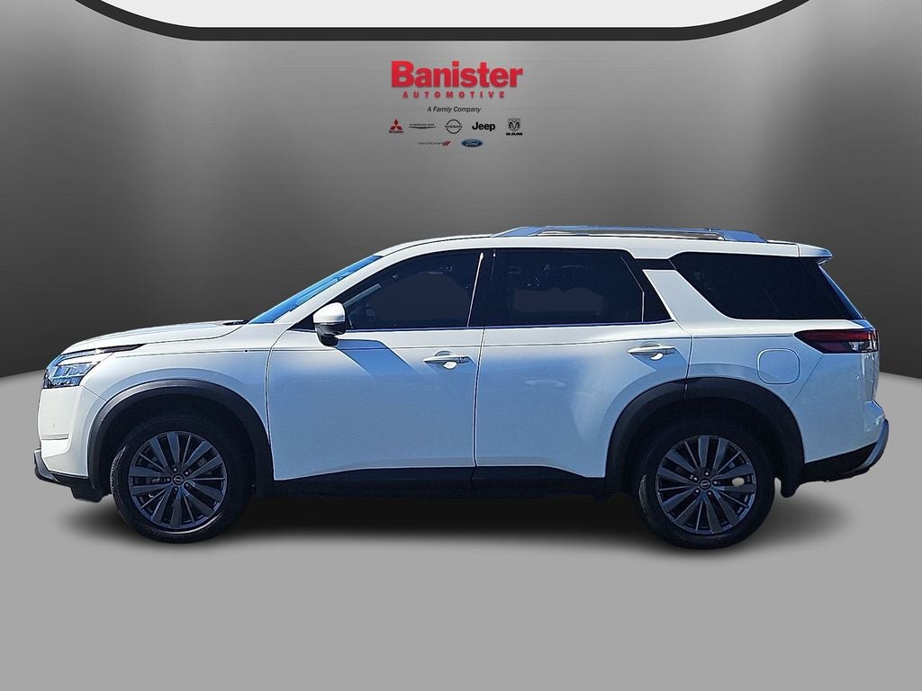 2022 Nissan Pathfinder SL