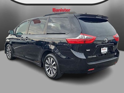 2020 Toyota Sienna XLE
