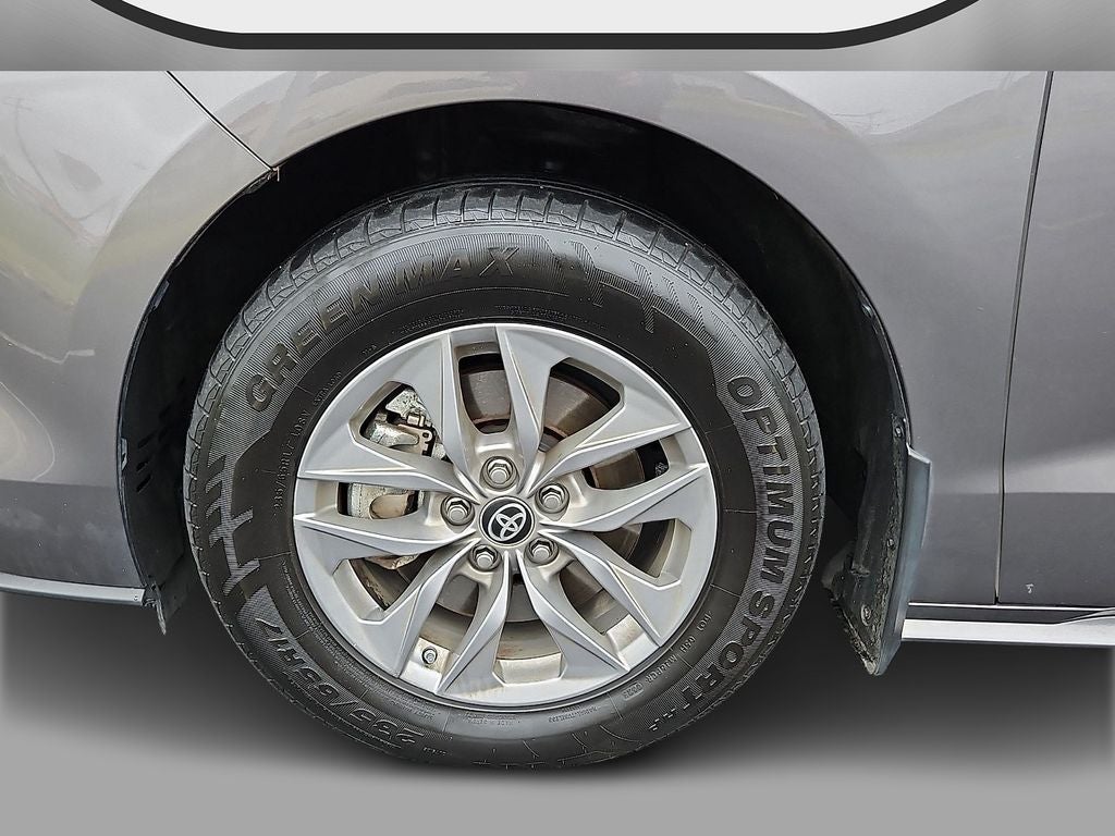 2024 Toyota Sienna XLE