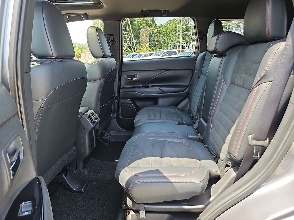 2020 Mitsubishi Outlander LE