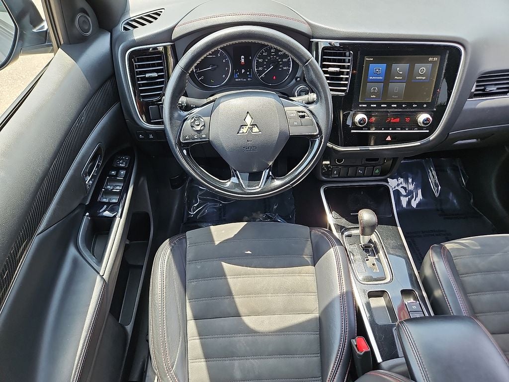 2020 Mitsubishi Outlander LE
