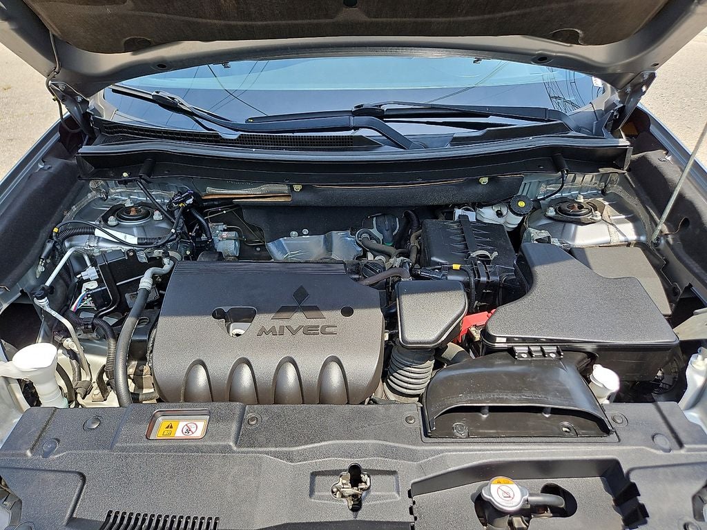 2020 Mitsubishi Outlander LE