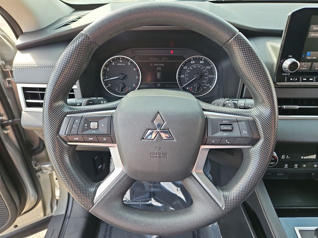 2022 Mitsubishi Outlander ES