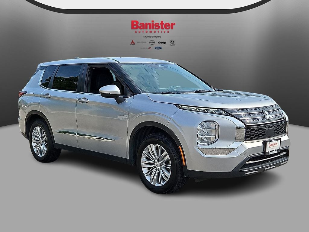 2022 Mitsubishi Outlander ES