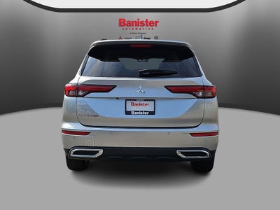 2022 Mitsubishi Outlander ES