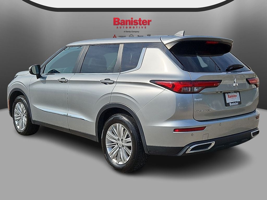 2022 Mitsubishi Outlander ES