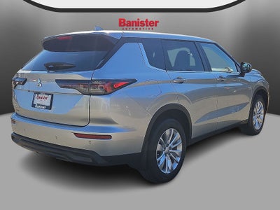 2026 Mitsubishi Outlander ES