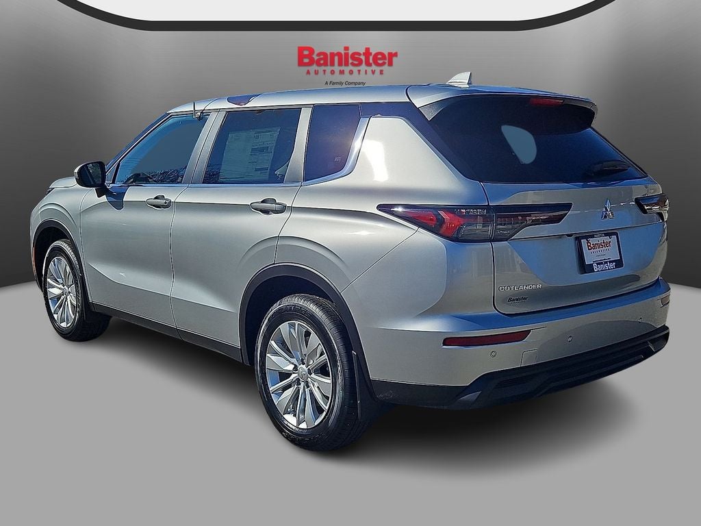 2026 Mitsubishi Outlander ES