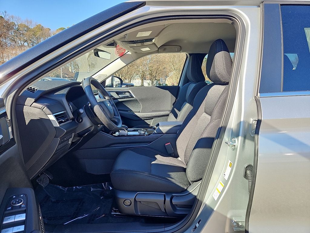 2026 Mitsubishi Outlander ES