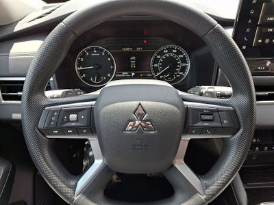 2026 Mitsubishi Outlander ES