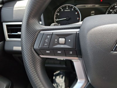 2026 Mitsubishi Outlander ES