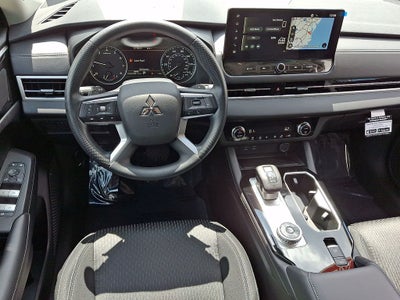 2026 Mitsubishi Outlander ES
