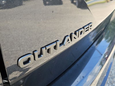 2026 Mitsubishi Outlander SE