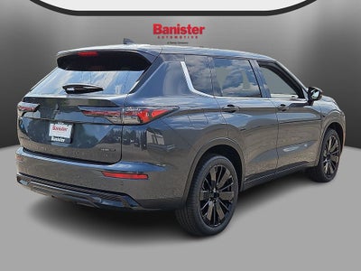 2026 Mitsubishi Outlander SE